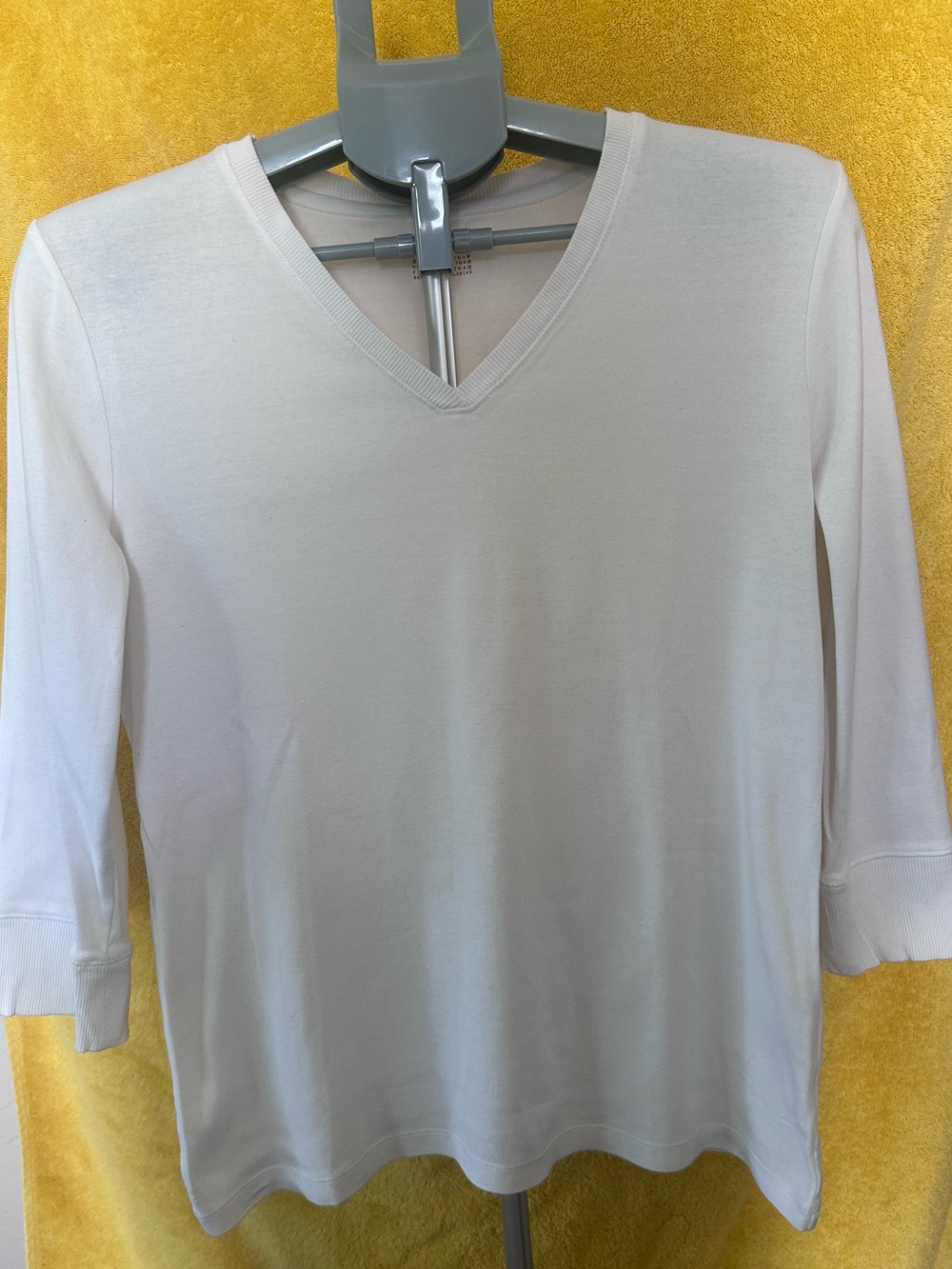 Jones New York White V-Neck Long Sleeve Tee